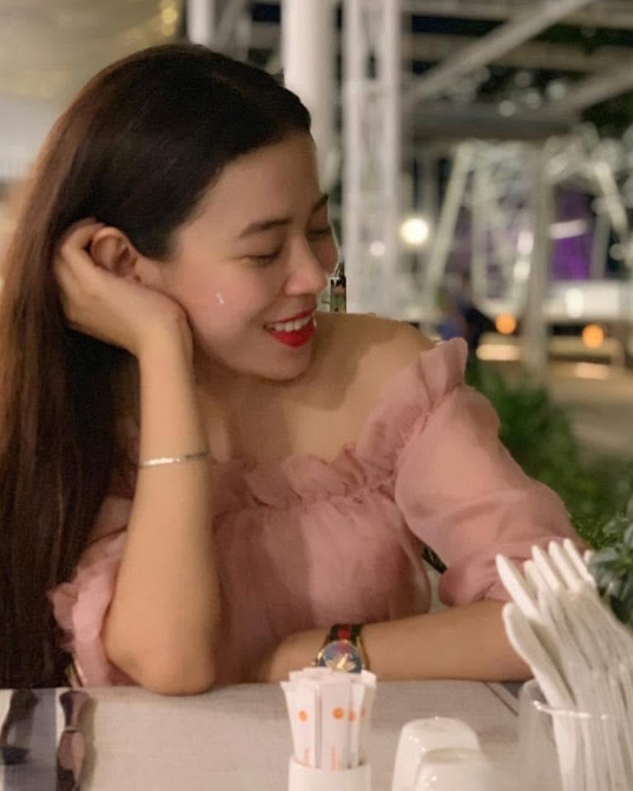 Hồ Trần Ngọc Diễm — Rosy, chuyên viên phát triển thị trường và hồ sơ định cư